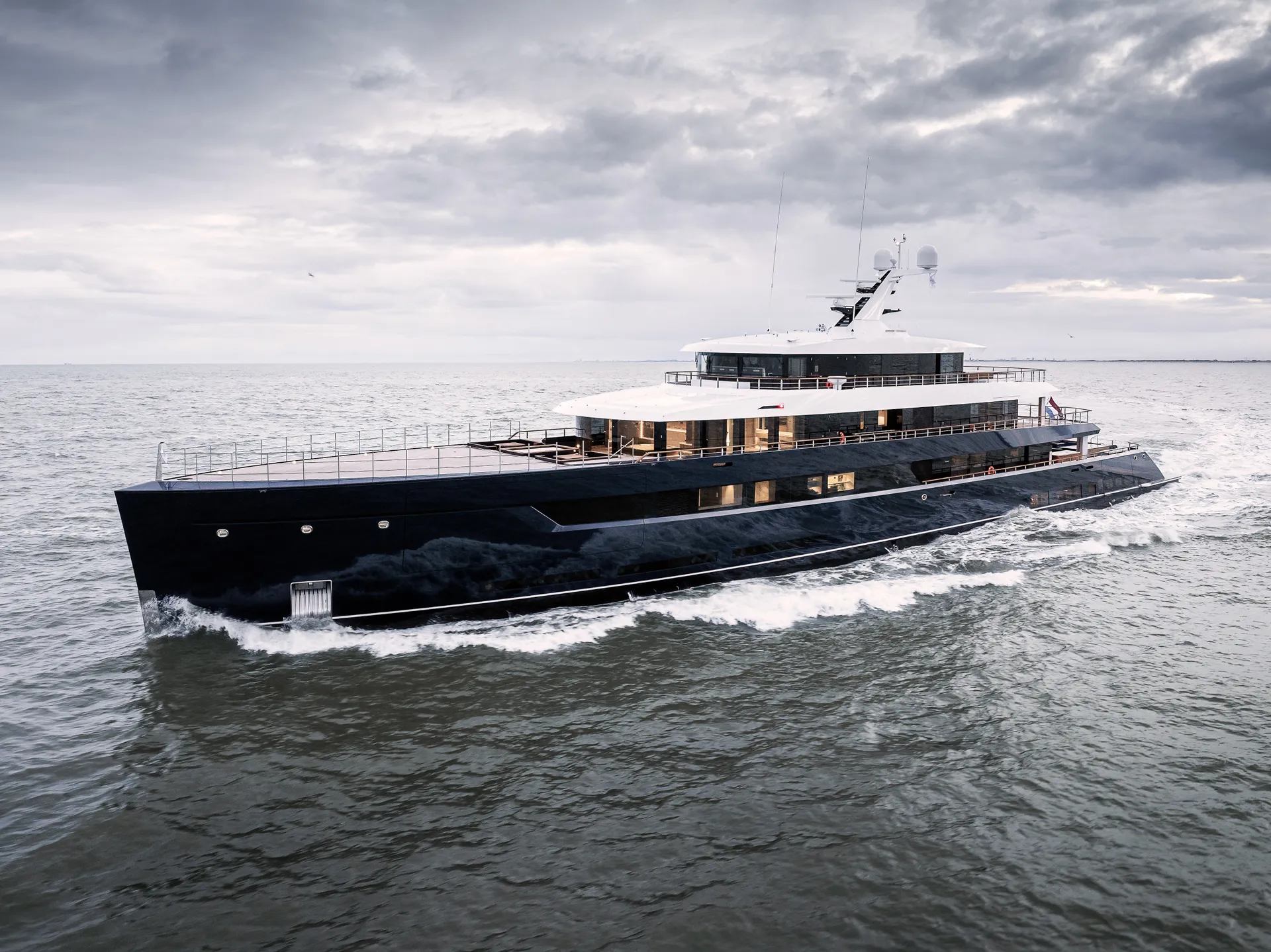 Legacy in Steel: How Henk de Vries Shaped the Future of Feadship and the Superyacht World